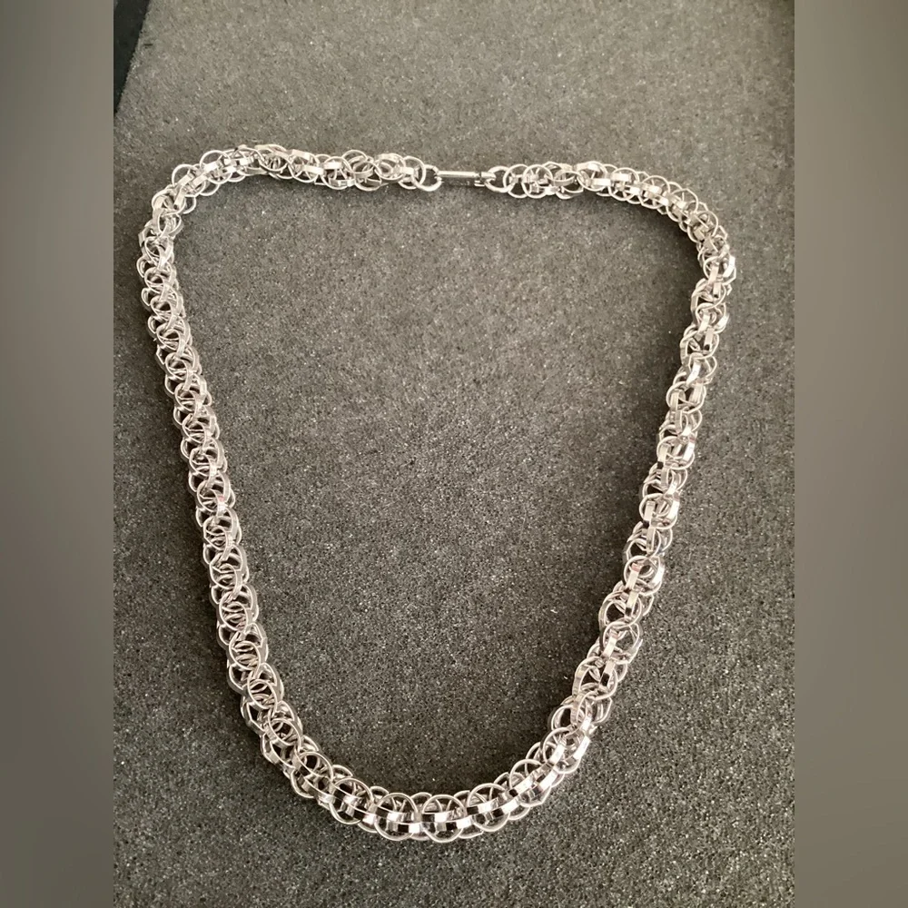 🍁 Unique Silver Chain Necklace 18”